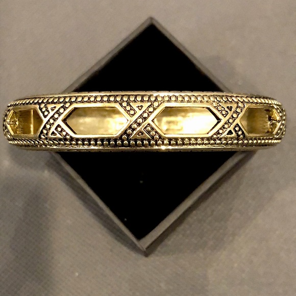 HEIDI DAUS Purple Green Criss Cross Design Swarovski Crystal Spring Hinge Bangle - Picture 10 of 17